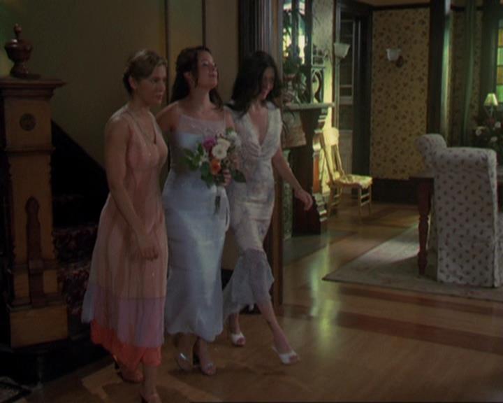 Charmed-Online_dot_net-3x02MagicHour2267.jpg