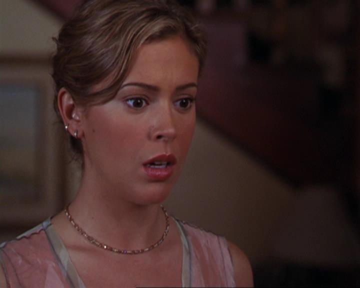 Charmed-Online_dot_net-3x02MagicHour2286.jpg