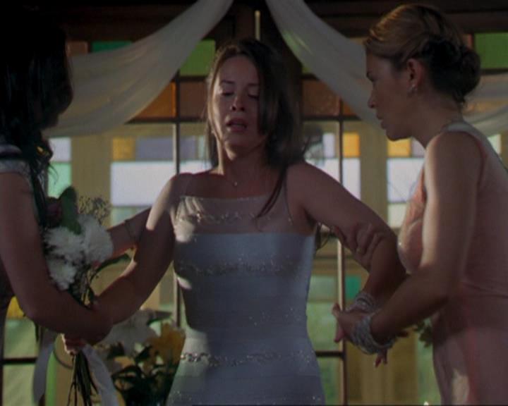 Charmed-Online_dot_net-3x02MagicHour2303.jpg