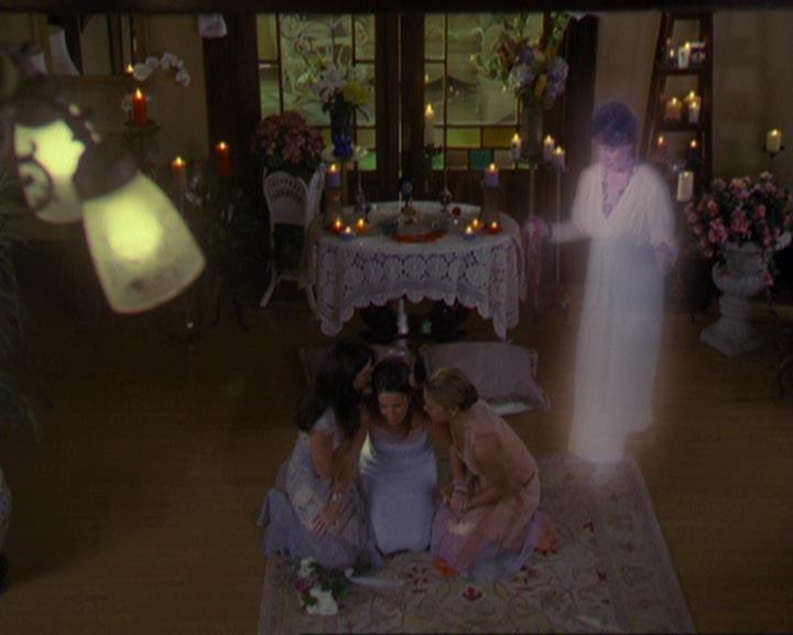 Charmed-Online_dot_net-3x02MagicHour2311.jpg