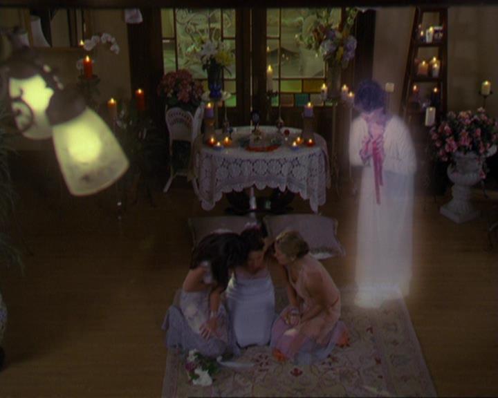 Charmed-Online_dot_net-3x02MagicHour2315.jpg