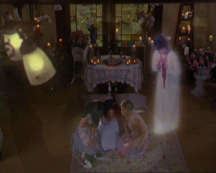 Charmed-Online_dot_net-3x02MagicHour2316.jpg