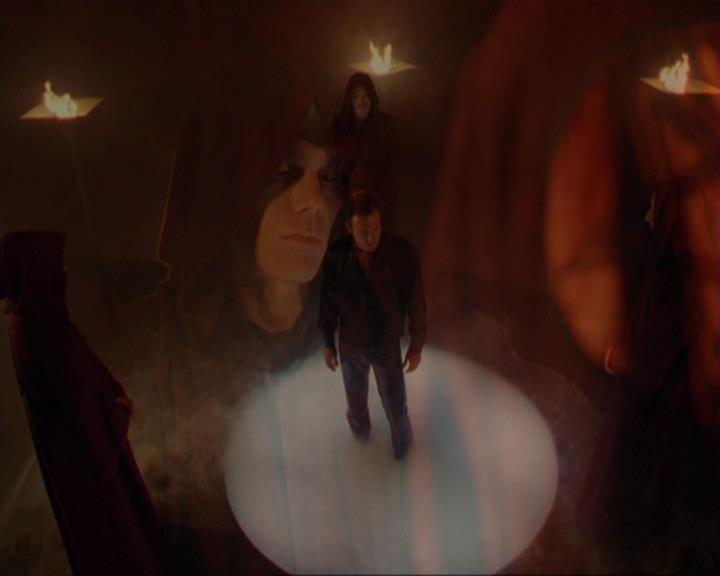 Charmed-Online_dot_net-3x02MagicHour2318.jpg