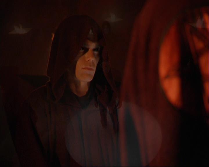 Charmed-Online_dot_net-3x02MagicHour2319.jpg