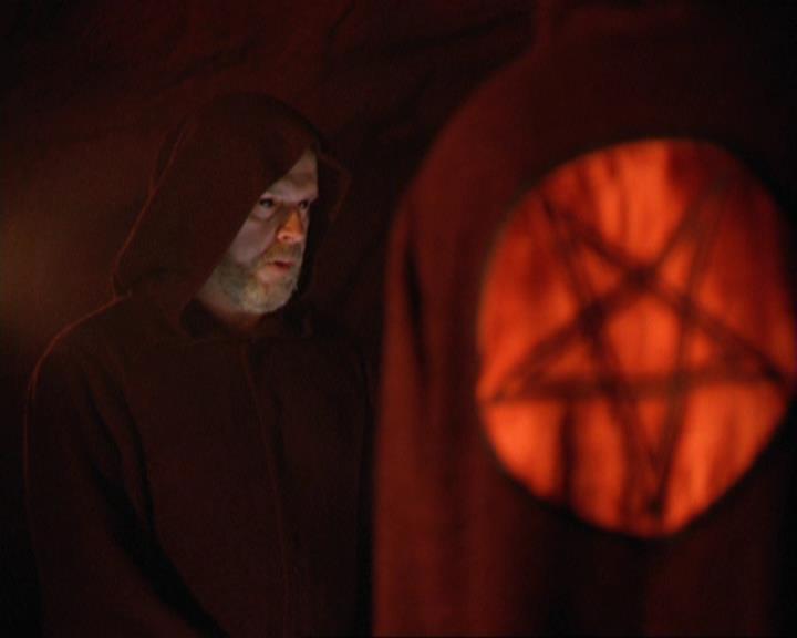 Charmed-Online_dot_net-3x02MagicHour2326.jpg Charmed-Online_dot_net-3x02MagicHour2326.jpg