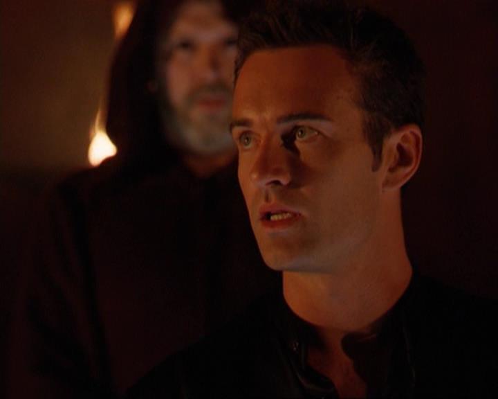 Charmed-Online_dot_net-3x02MagicHour2341.jpg