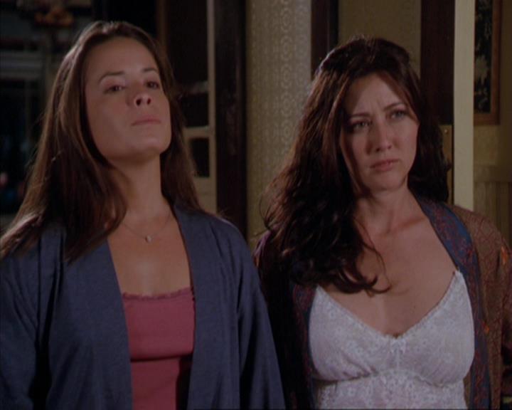 Charmed-Online_dot_net-3x03OnceUponATime0259.jpg