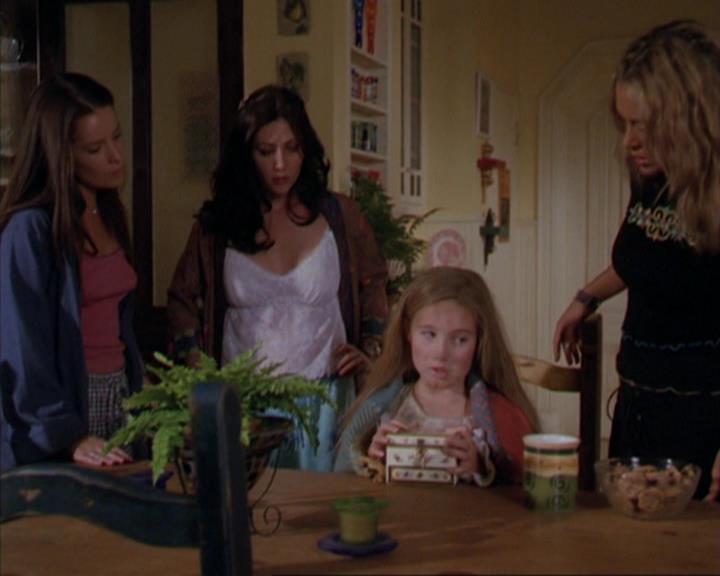 Charmed-Online_dot_net-3x03OnceUponATime0274.jpg