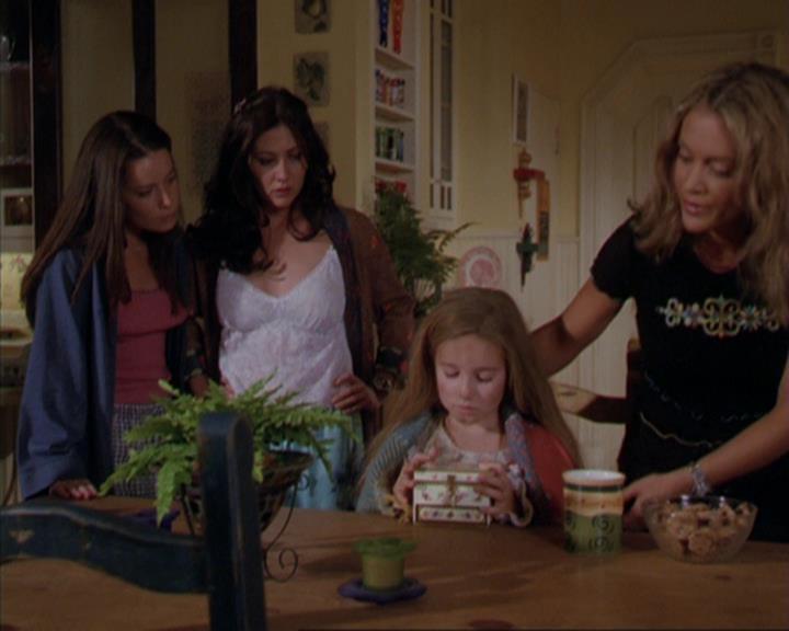 Charmed-Online_dot_net-3x03OnceUponATime0277.jpg
