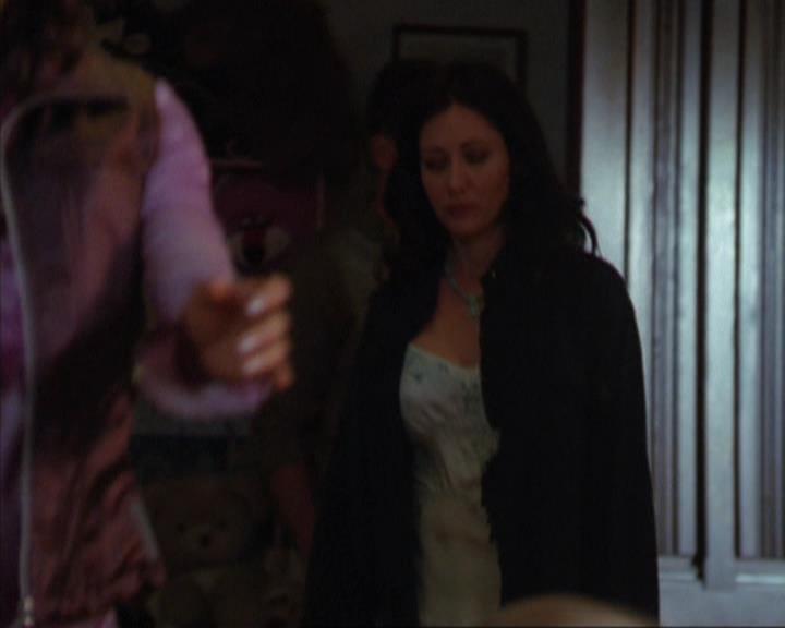 Charmed-Online_dot_net-3x03OnceUponATime0737.jpg