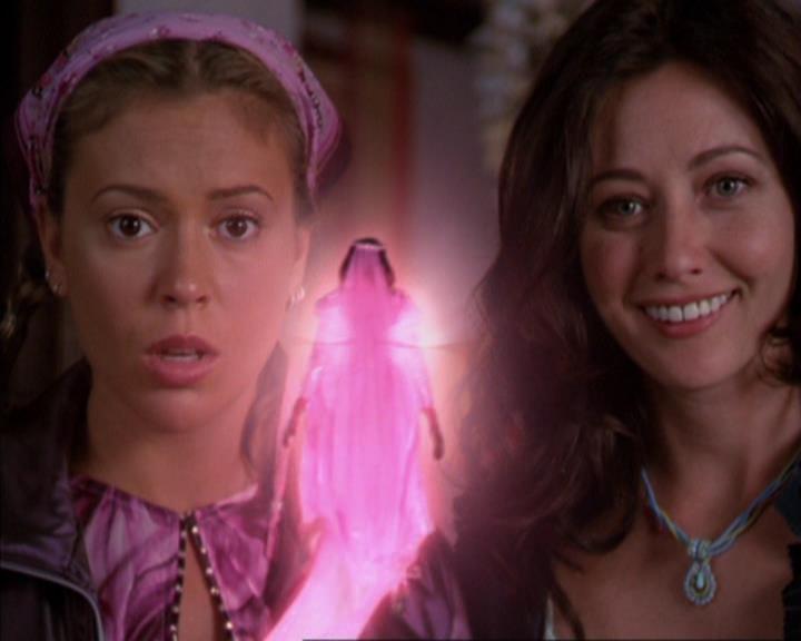 Charmed-Online_dot_net-3x03OnceUponATime0906.jpg