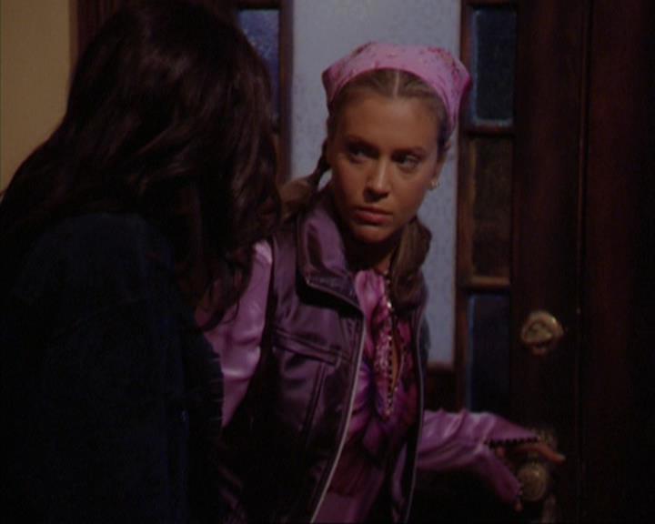 Charmed-Online_dot_net-3x03OnceUponATime1101.jpg