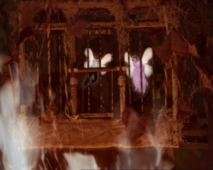 Charmed-Online_dot_net-3x03OnceUponATime1914.jpg