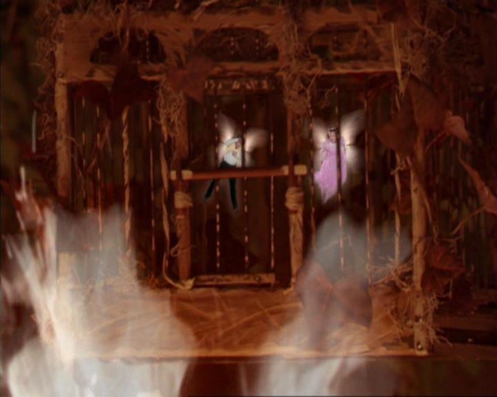 Charmed-Online_dot_net-3x03OnceUponATime1915.jpg
