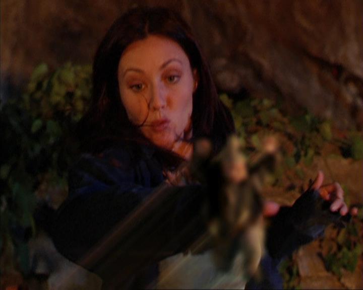 Charmed-Online_dot_net-3x03OnceUponATime1942.jpg