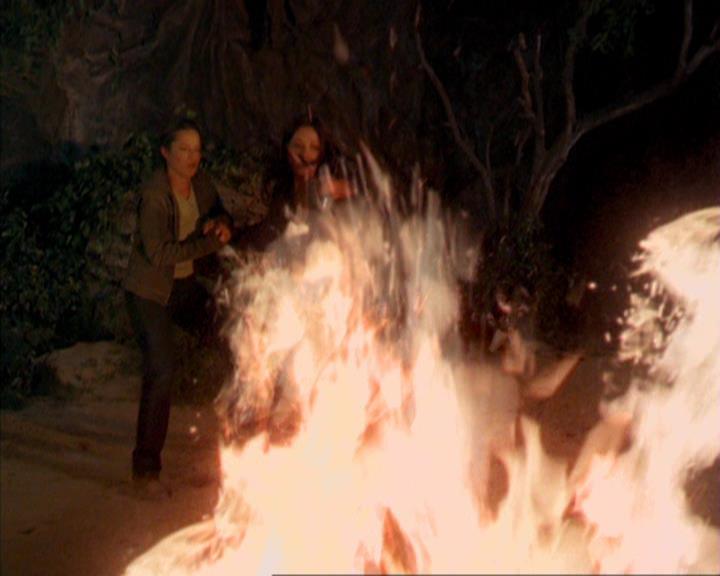 Charmed-Online_dot_net-3x03OnceUponATime1954.jpg