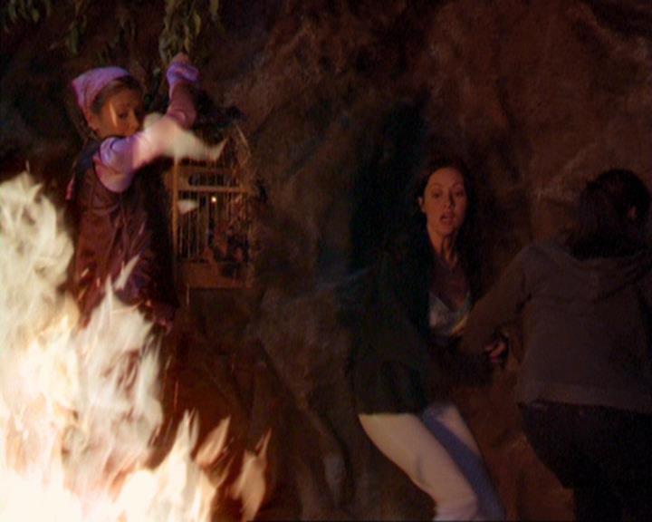Charmed-Online_dot_net-3x03OnceUponATime1956.jpg