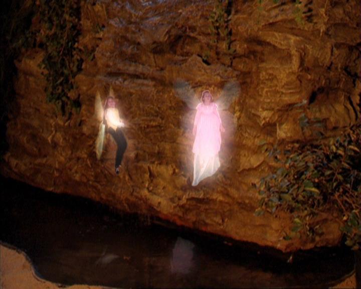 Charmed-Online_dot_net-3x03OnceUponATime1977.jpg