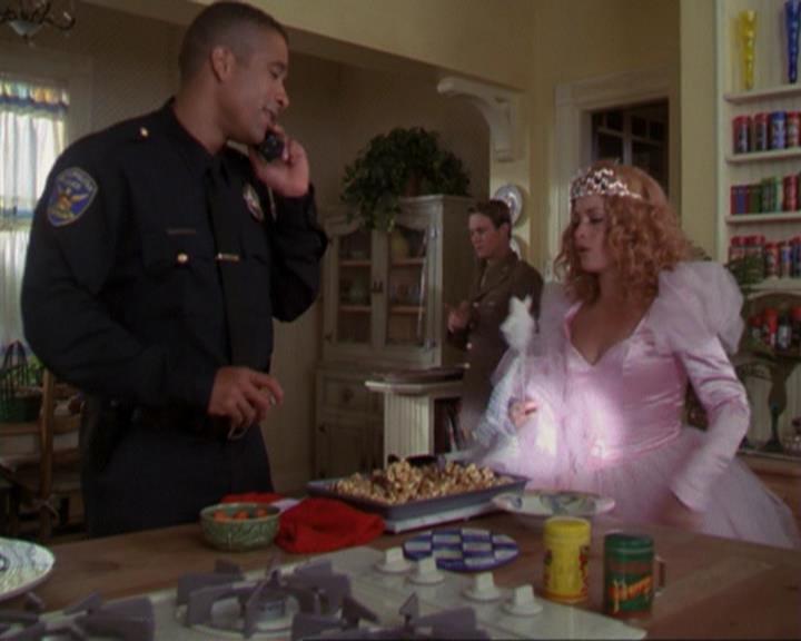 Charmed-Online_dot_net-3x04AllHalliwellsEve0058.jpg