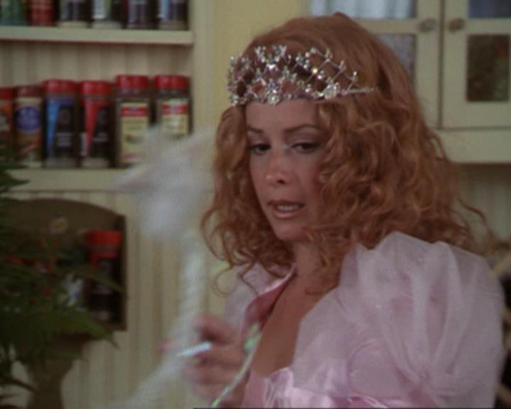 Charmed-Online_dot_net-3x04AllHalliwellsEve0096.jpg
