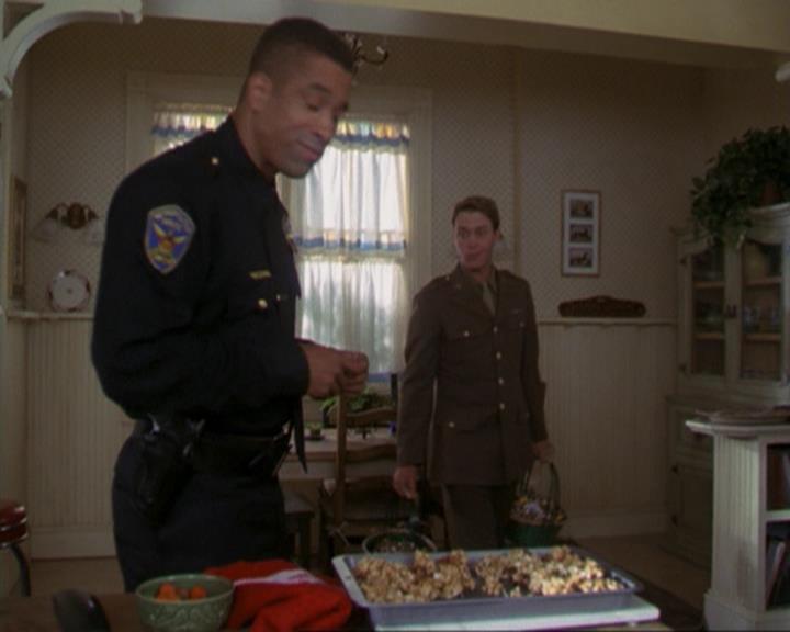 Charmed-Online_dot_net-3x04AllHalliwellsEve0115.jpg