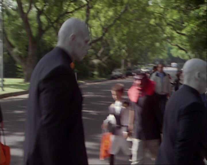 Charmed-Online_dot_net-3x04AllHalliwellsEve0122.jpg Charmed-Online_dot_net-3x04AllHalliwellsEve0122.jpg