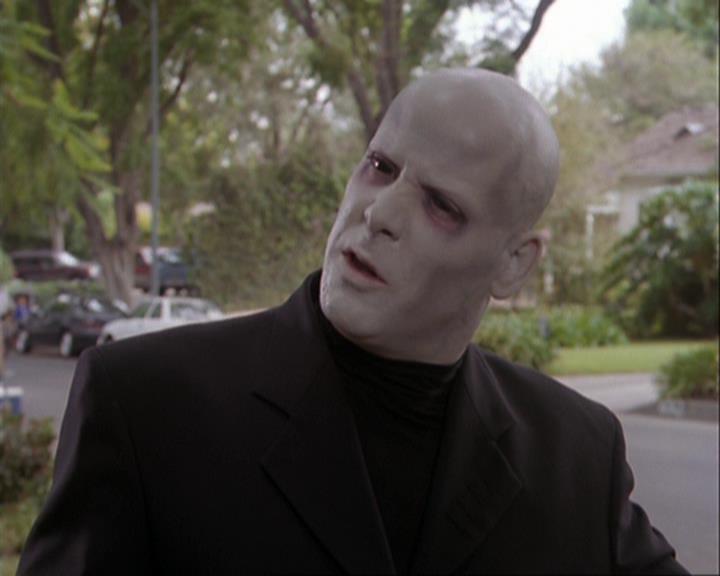 Charmed-Online_dot_net-3x04AllHalliwellsEve0138.jpg