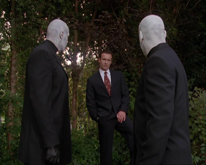 Charmed-Online_dot_net-3x04AllHalliwellsEve0155.jpg