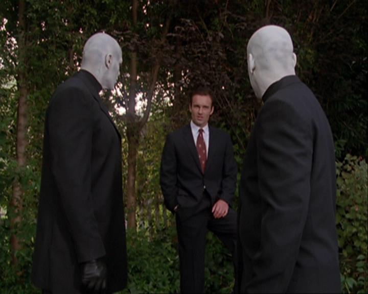 Charmed-Online_dot_net-3x04AllHalliwellsEve0156.jpg