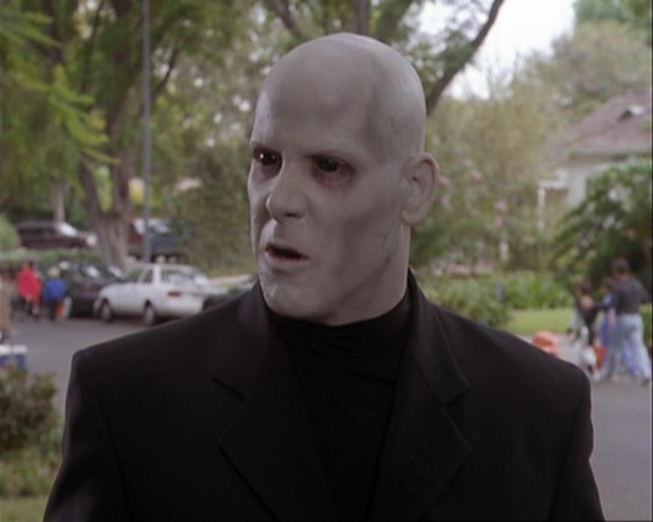 Charmed-Online_dot_net-3x04AllHalliwellsEve0175.jpg Charmed-Online_dot_net-3x04AllHalliwellsEve0175.jpg