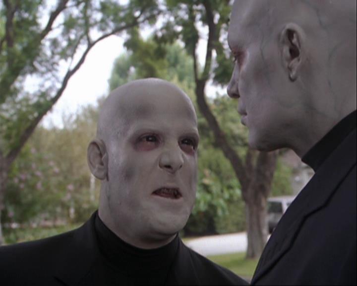Charmed-Online_dot_net-3x04AllHalliwellsEve0195.jpg Charmed-Online_dot_net-3x04AllHalliwellsEve0195.jpg