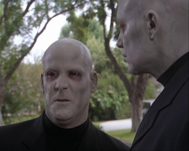 Charmed-Online_dot_net-3x04AllHalliwellsEve0199.jpg Charmed-Online_dot_net-3x04AllHalliwellsEve0199.jpg