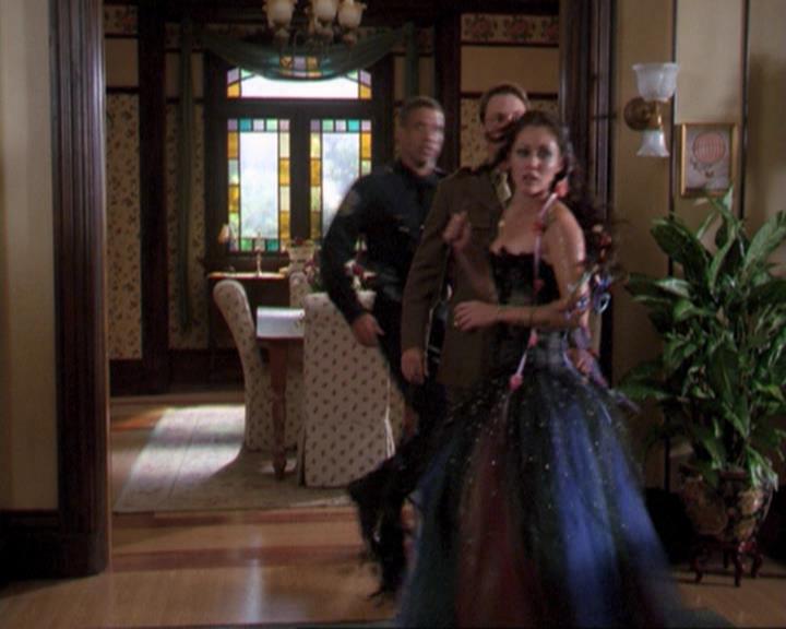 Charmed-Online_dot_net-3x04AllHalliwellsEve0234.jpg Charmed-Online_dot_net-3x04AllHalliwellsEve0234.jpg