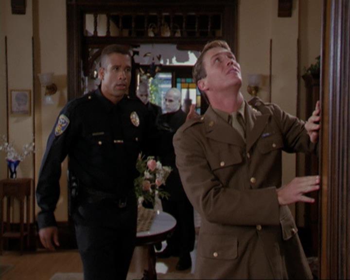 Charmed-Online_dot_net-3x04AllHalliwellsEve0540.jpg