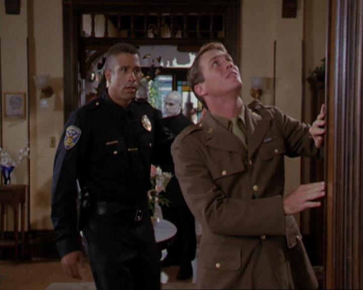 Charmed-Online_dot_net-3x04AllHalliwellsEve0541.jpg