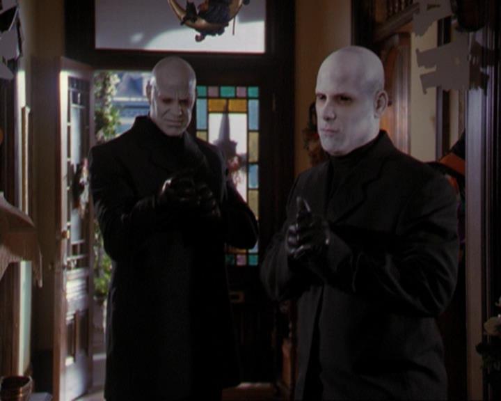 Charmed-Online_dot_net-3x04AllHalliwellsEve0595.jpg