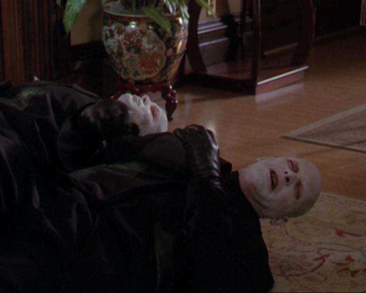 Charmed-Online_dot_net-3x04AllHalliwellsEve0608.jpg Charmed-Online_dot_net-3x04AllHalliwellsEve0608.jpg