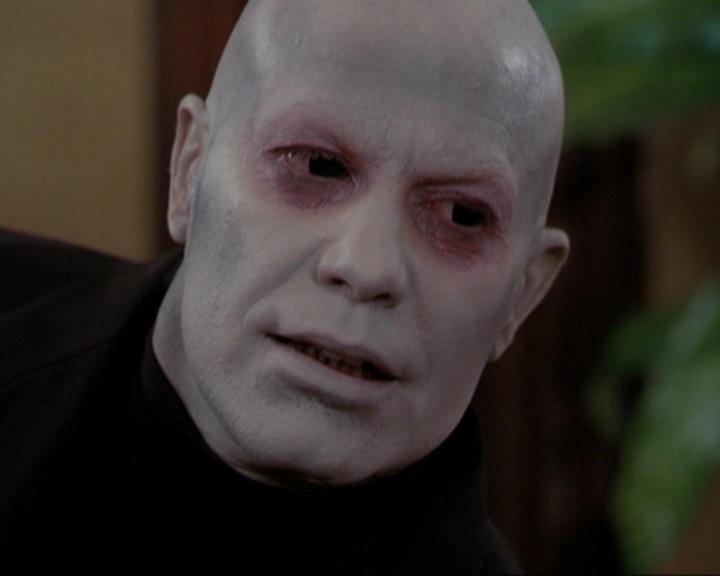 Charmed-Online_dot_net-3x04AllHalliwellsEve0621.jpg Charmed-Online_dot_net-3x04AllHalliwellsEve0621.jpg