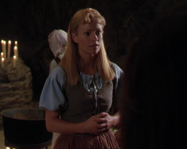 Charmed-Online_dot_net-3x04AllHalliwellsEve0695.jpg Charmed-Online_dot_net-3x04AllHalliwellsEve0695.jpg