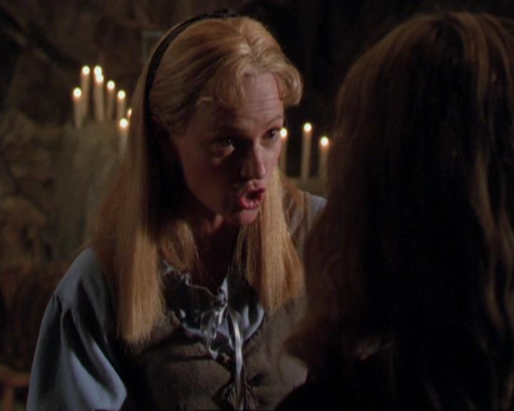 Charmed-Online_dot_net-3x04AllHalliwellsEve0714.jpg Charmed-Online_dot_net-3x04AllHalliwellsEve0714.jpg