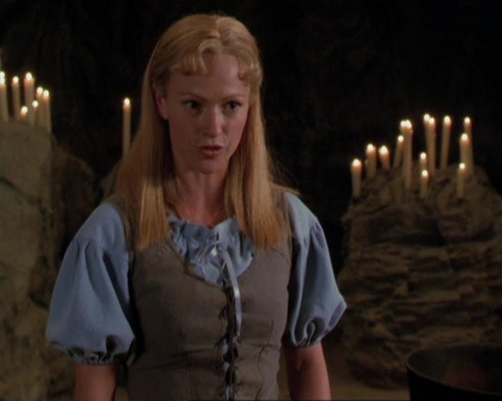 Charmed-Online_dot_net-3x04AllHalliwellsEve0747.jpg Charmed-Online_dot_net-3x04AllHalliwellsEve0747.jpg