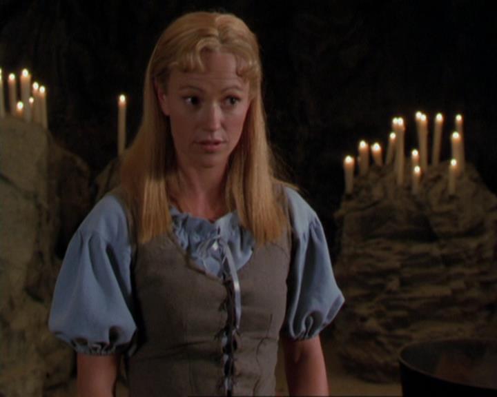 Charmed-Online_dot_net-3x04AllHalliwellsEve0751.jpg Charmed-Online_dot_net-3x04AllHalliwellsEve0751.jpg