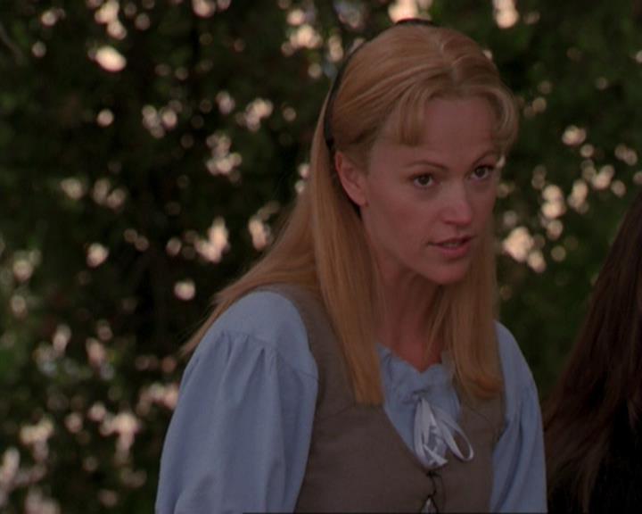 Charmed-Online_dot_net-3x04AllHalliwellsEve0812.jpg Charmed-Online_dot_net-3x04AllHalliwellsEve0812.jpg