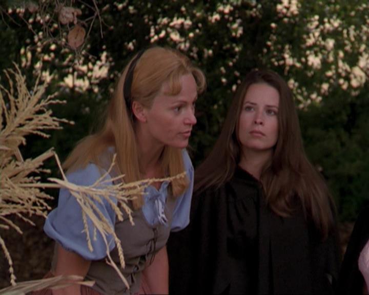 Charmed-Online_dot_net-3x04AllHalliwellsEve0843.jpg Charmed-Online_dot_net-3x04AllHalliwellsEve0843.jpg