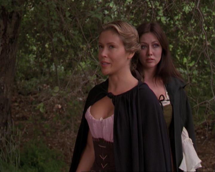Charmed-Online_dot_net-3x04AllHalliwellsEve0846.jpg Charmed-Online_dot_net-3x04AllHalliwellsEve0846.jpg