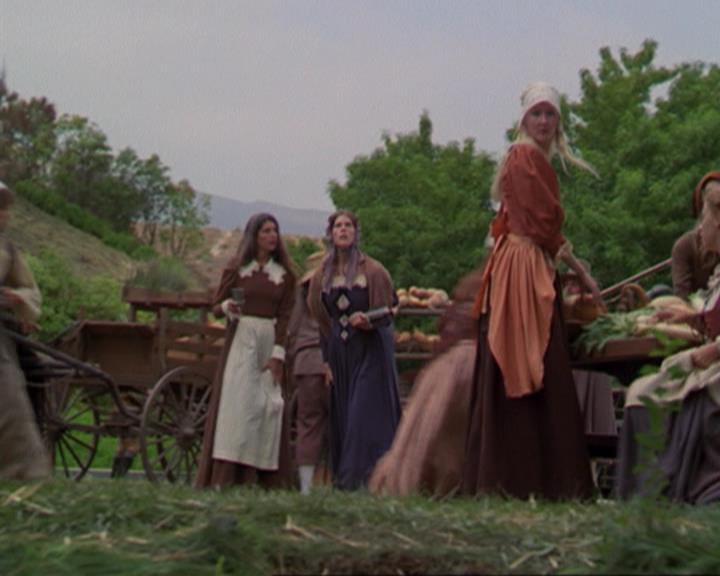 Charmed-Online_dot_net-3x04AllHalliwellsEve0853.jpg Charmed-Online_dot_net-3x04AllHalliwellsEve0853.jpg