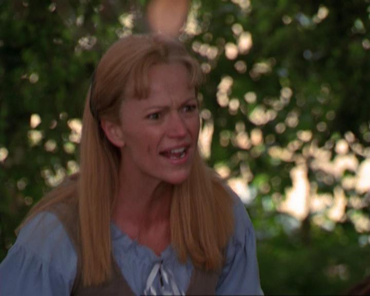 Charmed-Online_dot_net-3x04AllHalliwellsEve0881.jpg