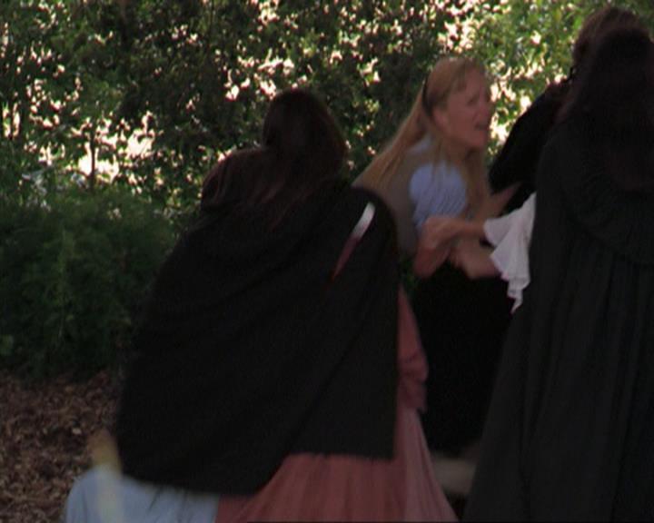 Charmed-Online_dot_net-3x04AllHalliwellsEve0886.jpg