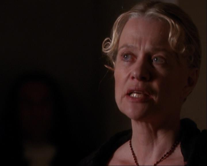 Charmed-Online_dot_net-3x04AllHalliwellsEve0941.jpg