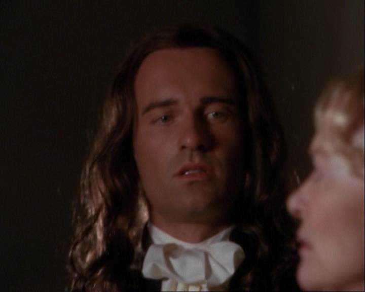 Charmed-Online_dot_net-3x04AllHalliwellsEve0950.jpg Charmed-Online_dot_net-3x04AllHalliwellsEve0950.jpg